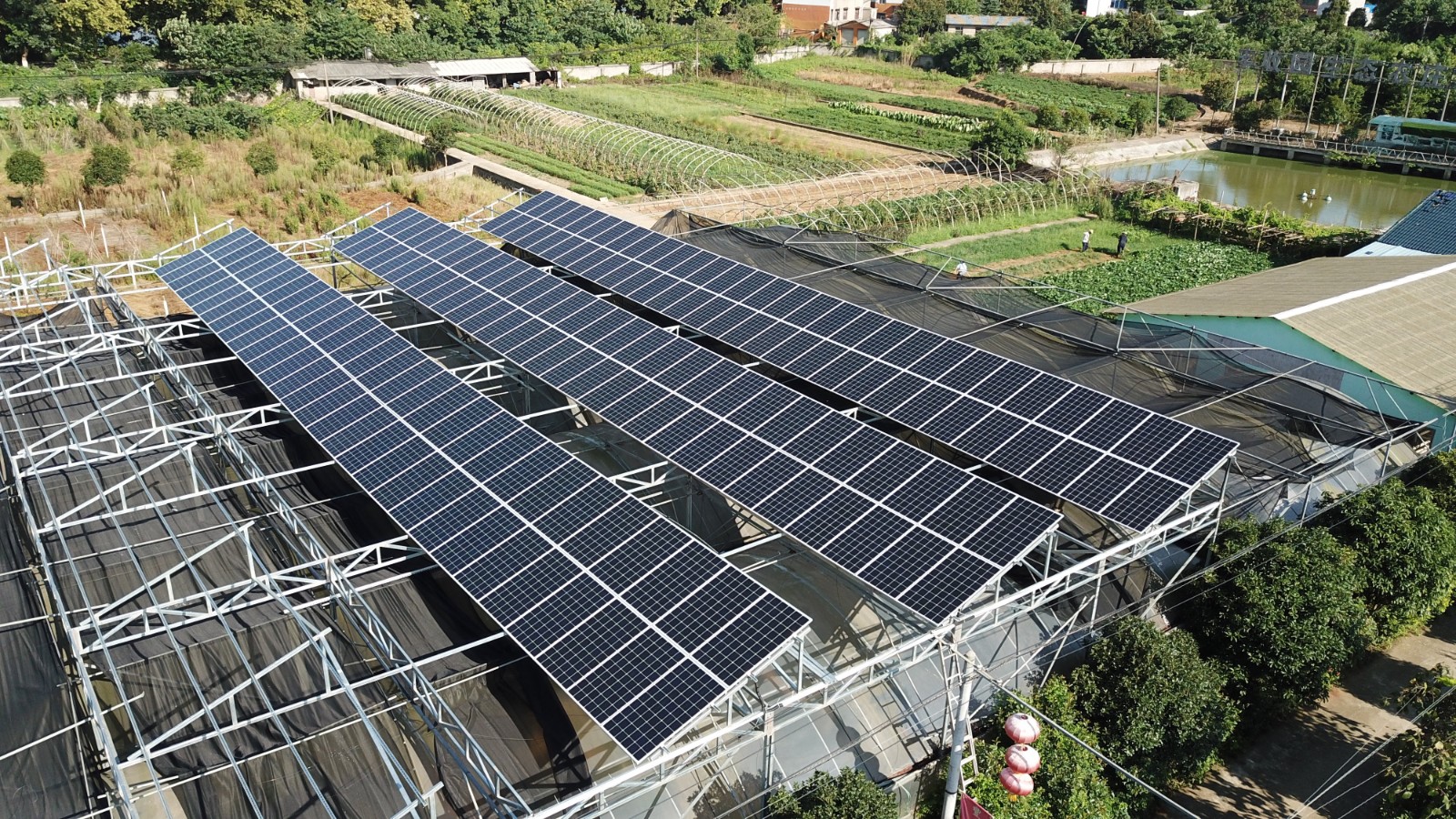 太阳能光伏发电，，，，，，绿色环保，，，，，，让你的生涯充满阳光