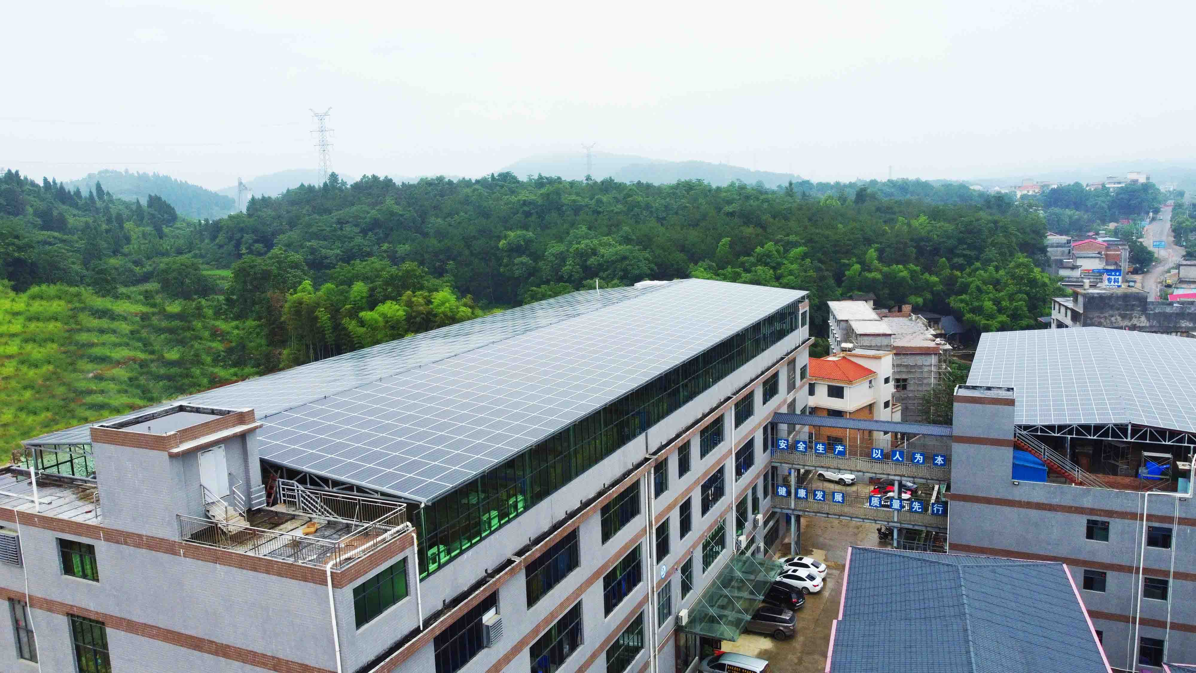 真实案例 ┃ 屋顶光伏项目案例面扑面  看看日常发电收益究竟有几多