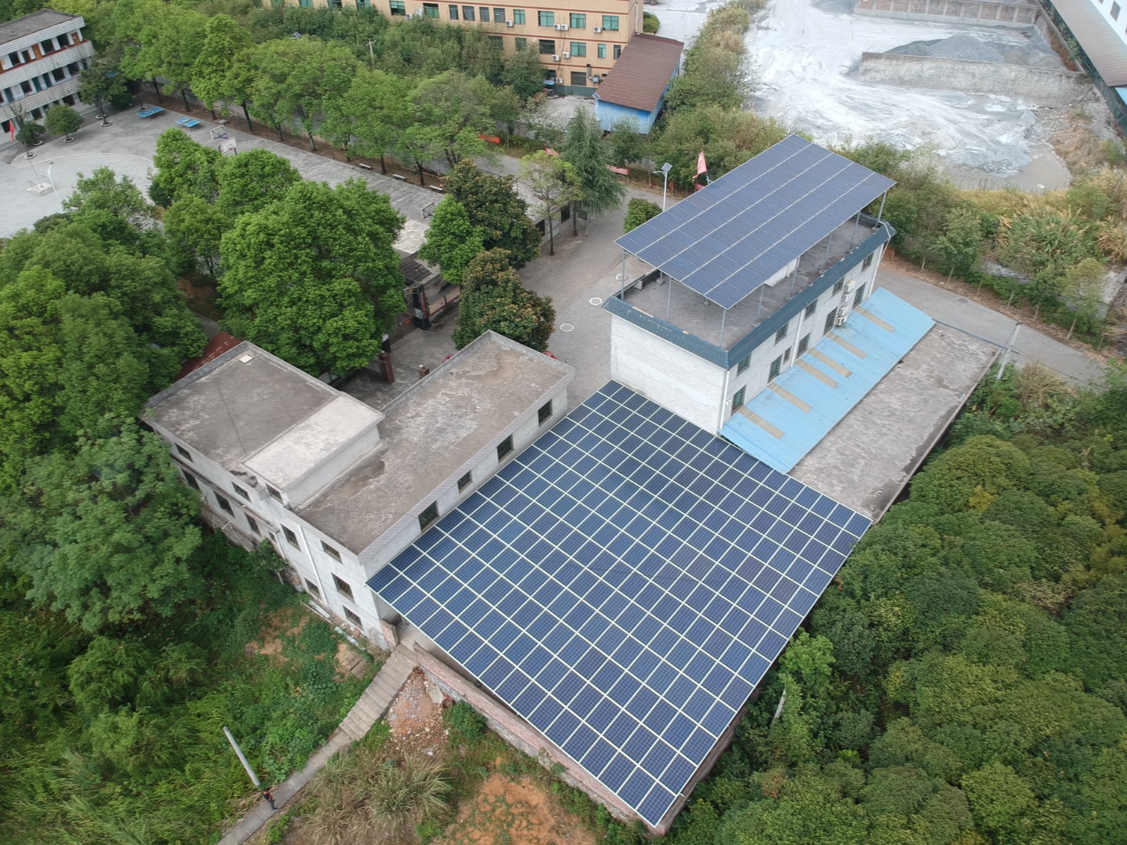 工厂限电停产，，，，阛阓4点下班！缺电问题再发酵，，，，不装光伏开工都难！