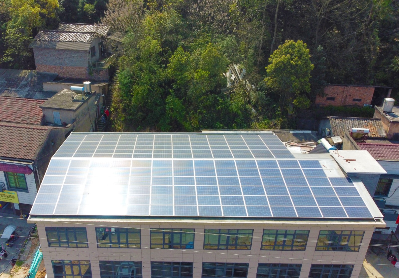 国家能源局：1-11月全社会用电量同比增添3.5%