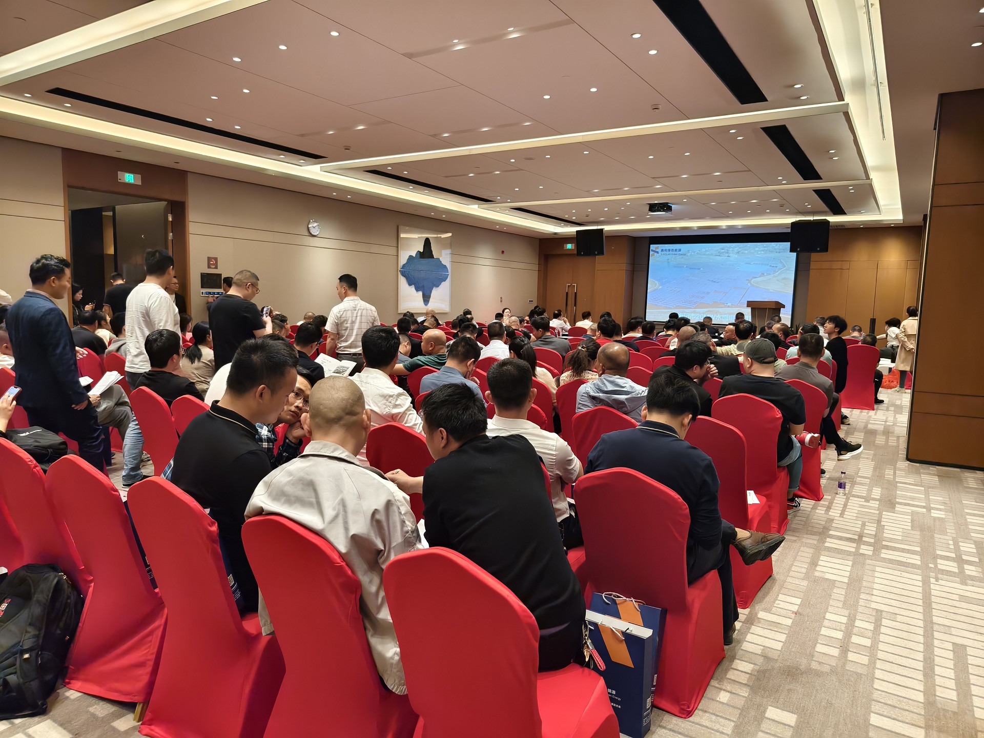 光伏电站_家用太阳能光伏发电_光伏发电署理加盟